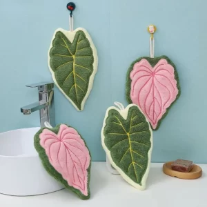 3 pcs of coral fleece hand towel, plant leaf shape, hanging style for easy use, strong water absorption and quick dry, cute